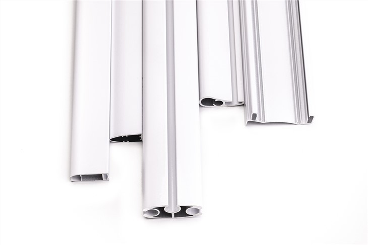 Zakrivljena stropna zavjesa